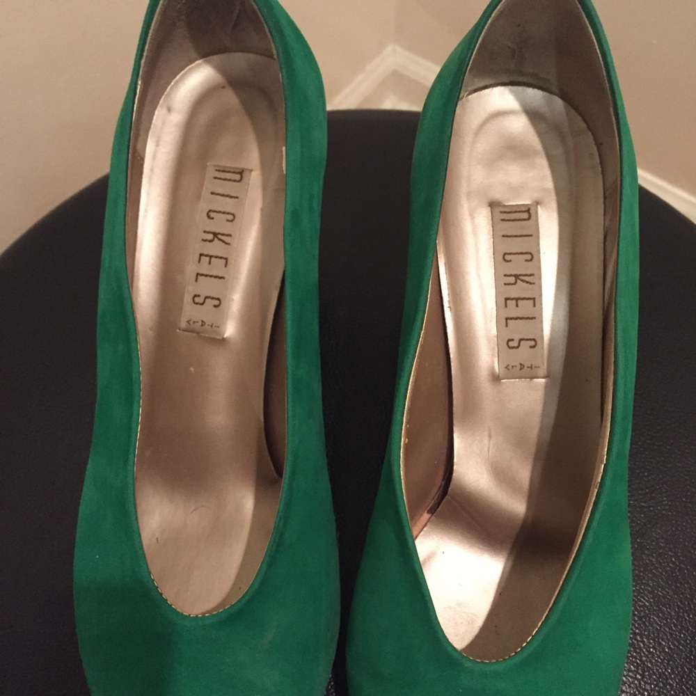 Parakeet green suede pumps - Picture 5 of 7